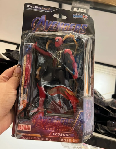 Boneco Avengers